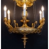 Joli lustre néo-classique, style Louis XVI, en bronze doré | Biron Joli lustre néo-classique, style Louis XVI, en bronze doré