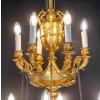 Joli lustre néo-classique, style Louis XVI, en bronze doré | Biron Joli lustre néo-classique, style Louis XVI, en bronze doré