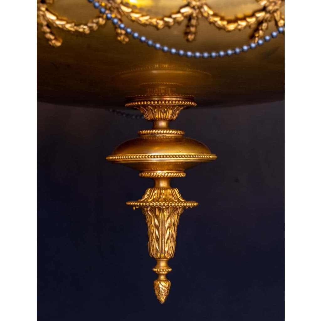 Joli lustre néo-classique, style Louis XVI, en bronze doré | Biron Joli lustre néo-classique, style Louis XVI, en bronze doré
