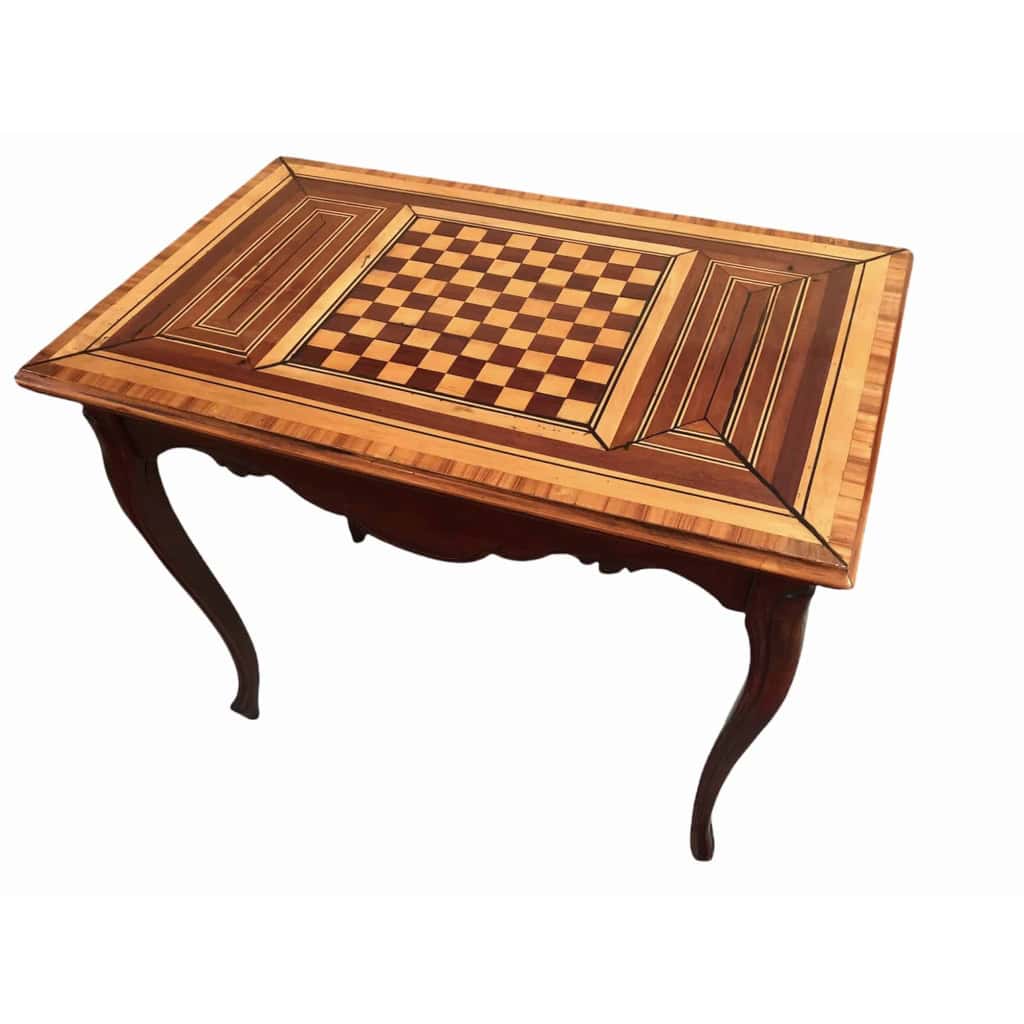 Table à jeux 18ème siècle de style Louis XV en noyer Travail Grenoblois | Biron Table à jeux 18ème siècle de style Louis XV en noyer Travail Grenoblois