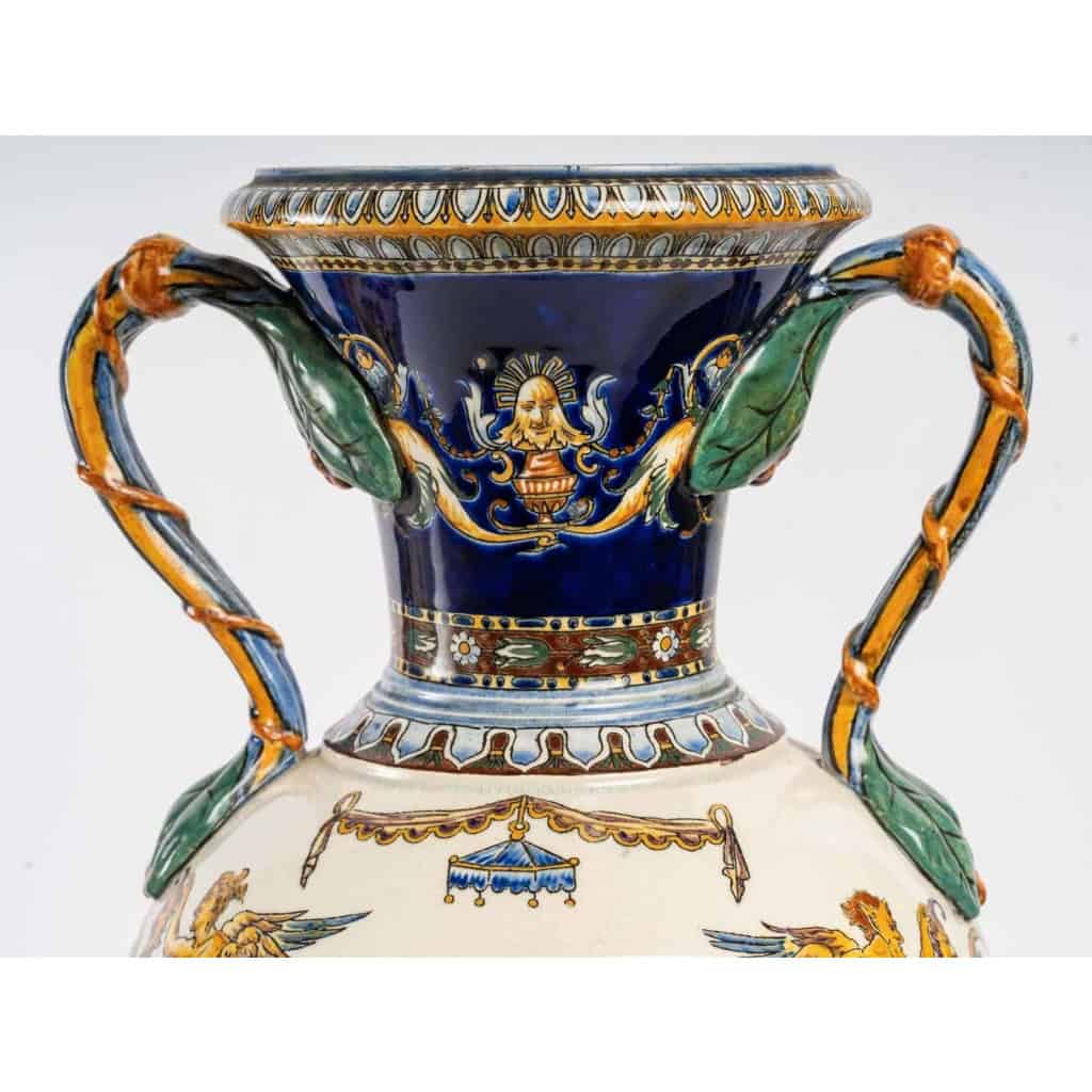 Paire de vases, Faïence de Gien | Biron Paire de vases, Faïence de Gien