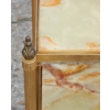 1950/70′ Paire de Bouts de Canapés en Laiton Doré Avec Flammes Olympiques Plateaux Onyx Maison Baguès 34 X 34 cm