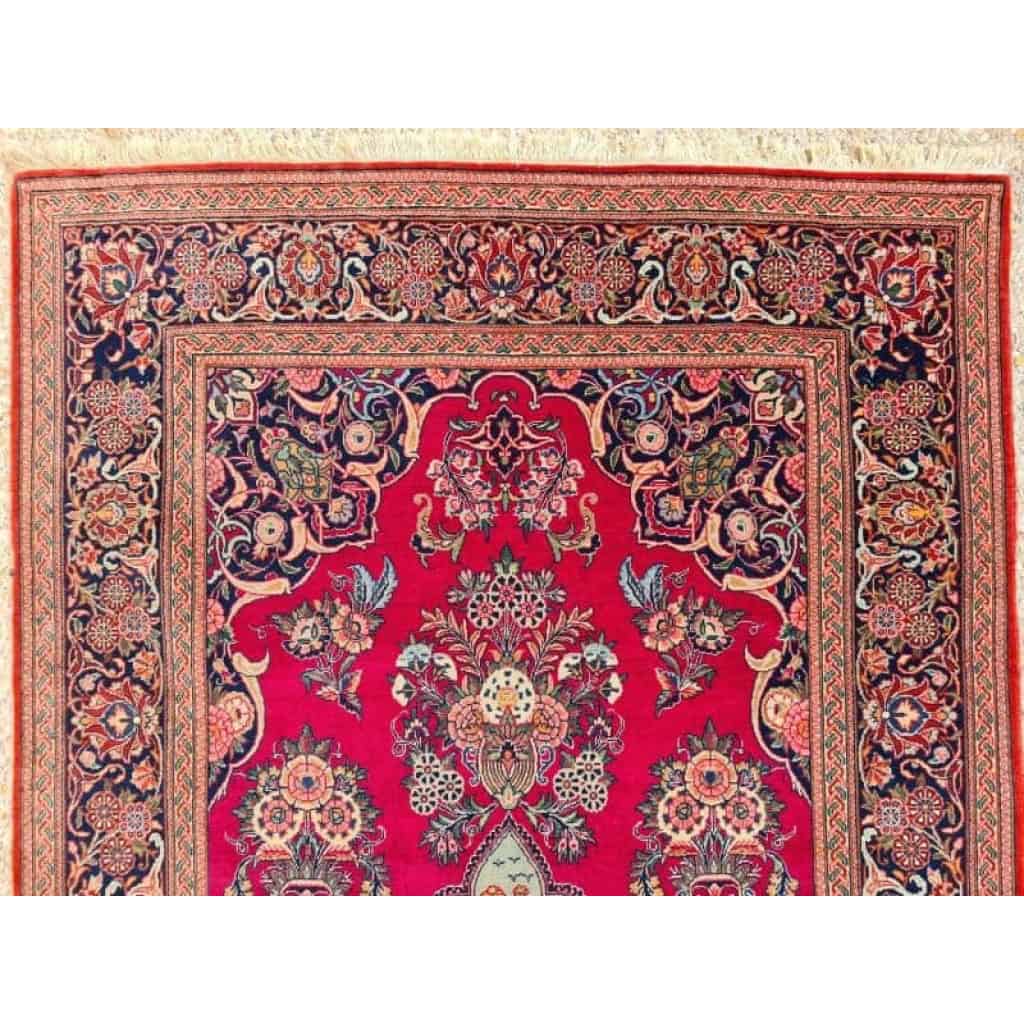 Rare Tapis Kashan Laine Kork Médaillon médaillon représentant un chateaux au bord d’une rivière – Iran Vers 1930 | Biron Rare Tapis Kashan Laine Kork Médaillon médaillon représentant un chateaux au bord d’une rivière - Iran Vers 1930