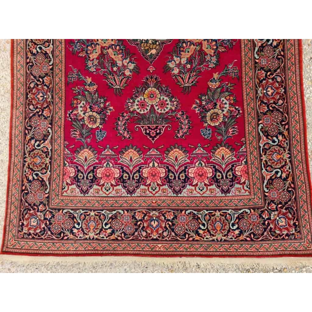 Rare Tapis Kashan Laine Kork Médaillon médaillon représentant un chateaux au bord d’une rivière – Iran Vers 1930 | Biron Rare Tapis Kashan Laine Kork Médaillon médaillon représentant un chateaux au bord d’une rivière - Iran Vers 1930
