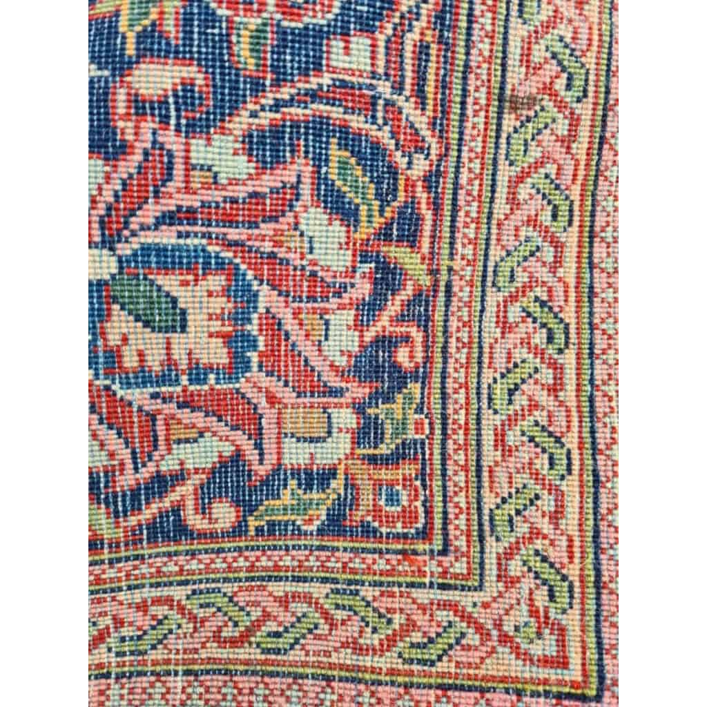 Rare Tapis Kashan Laine Kork Médaillon médaillon représentant un chateaux au bord d’une rivière – Iran Vers 1930 | Biron Rare Tapis Kashan Laine Kork Médaillon médaillon représentant un chateaux au bord d’une rivière - Iran Vers 1930