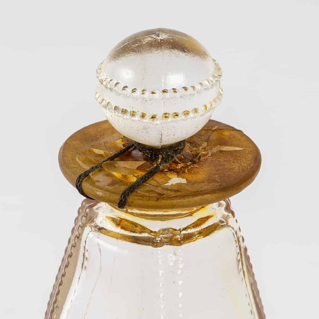 Flacon « Rien que du Bonheur » verre blanc de René LALIQUE pour ARYS | Biron Flacon "Rien que du Bonheur" verre blanc de René LALIQUE pour ARYS