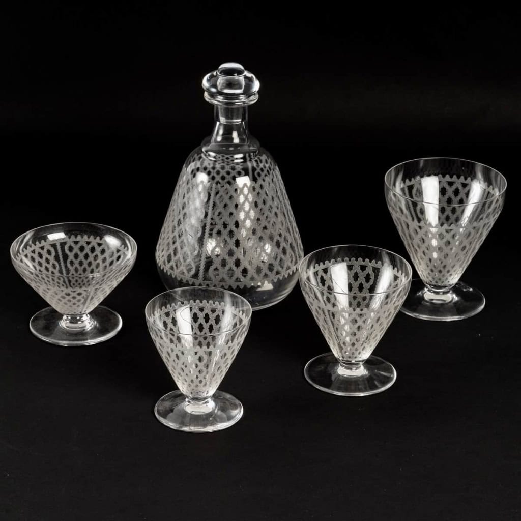 Service « Alhambra » cristal gravé de BACCARAT – 56 verres, 1 carafe | Biron ||||||||||