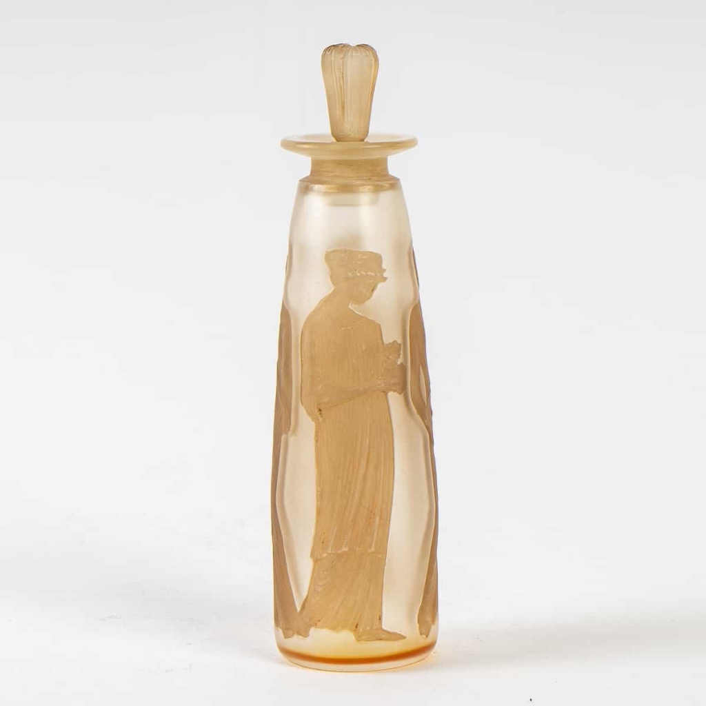 Flacon « Ambre Antique » pour Coty verre blanc patiné sépia de René LALIQUE | Biron Flacon "Ambre Antique" pour Coty verre blanc patiné sépia de René LALIQUE