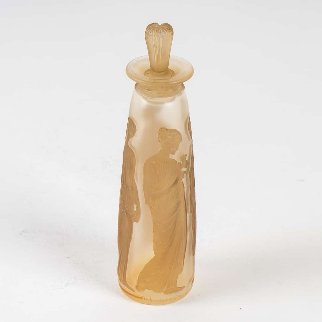 Flacon « Ambre Antique » pour Coty verre blanc patiné sépia de René LALIQUE | Biron Flacon "Ambre Antique" pour Coty verre blanc patiné sépia de René LALIQUE