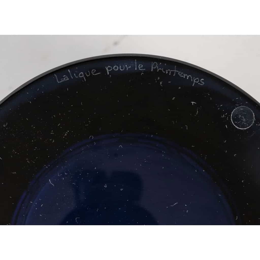 Vase Lalique, bleu nuit « Bacchantes » | Biron Vase Lalique, bleu nuit "Bacchantes"