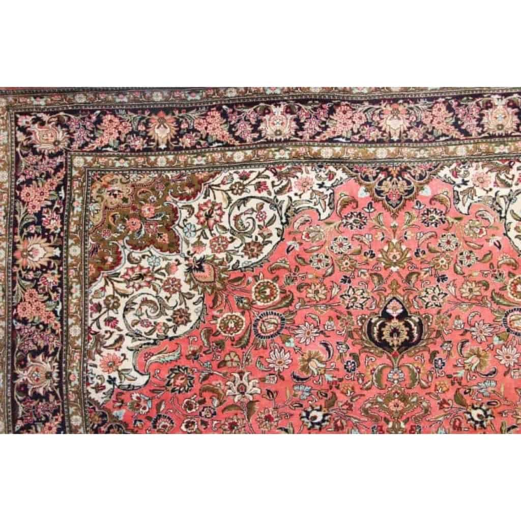Grand Tapis Goum Soie Grande Dimension époque Du Shah Extra Fin | Biron Grand Tapis Goum Soie Grande Dimension époque Du Shah Extra Fin
