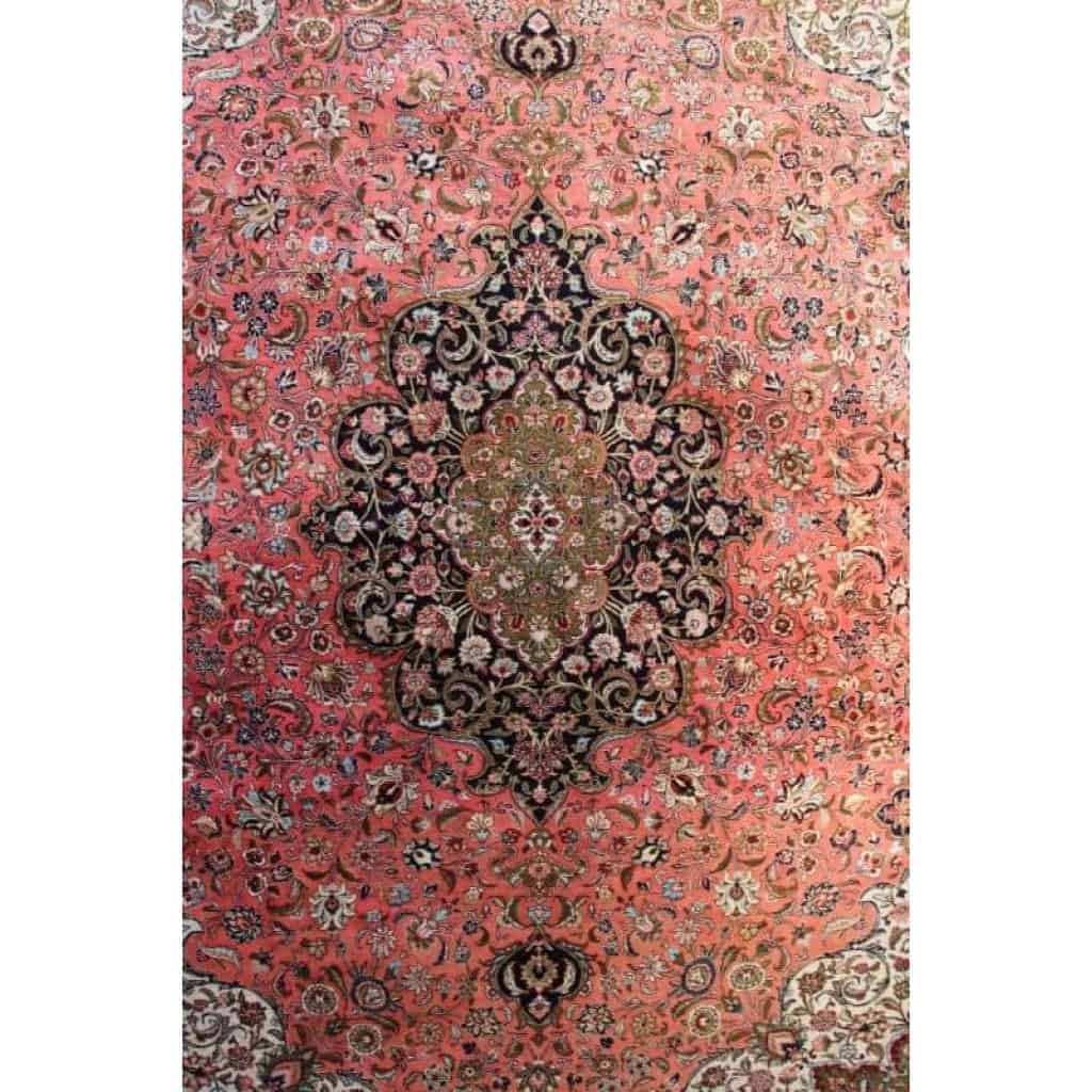Grand Tapis Goum Soie Grande Dimension époque Du Shah Extra Fin | Biron Grand Tapis Goum Soie Grande Dimension époque Du Shah Extra Fin