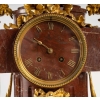 Garniture de cheminée en marbre et bronze bien ciselé et doré travail d’époque Napoléon III | Biron Garniture de cheminée en marbre et bronze bien ciselé et doré travail d’époque Napoléon III