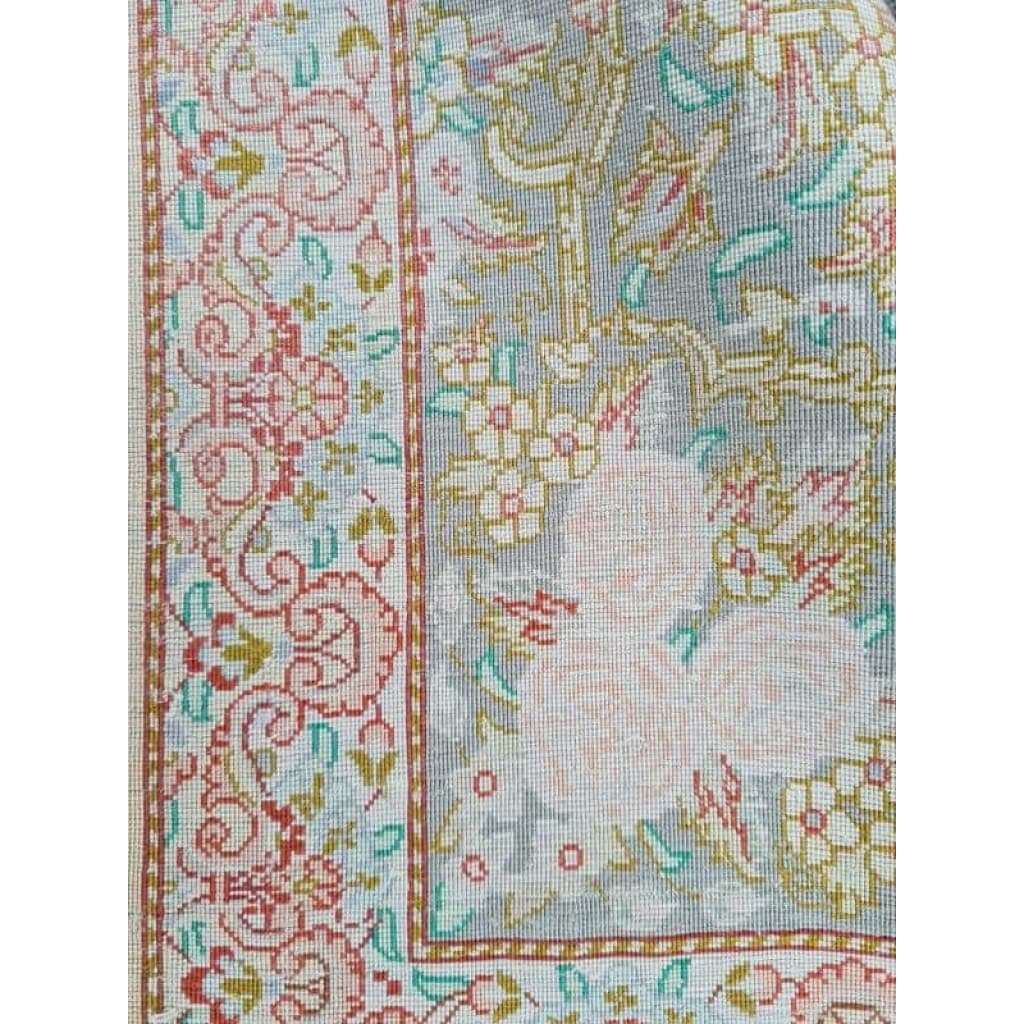 Tapis En Soie Ghoum signé – Iran Vers 1950 époque du Shah | Biron Tapis En Soie Ghoum signé - Iran Vers 1950 époque du Shah