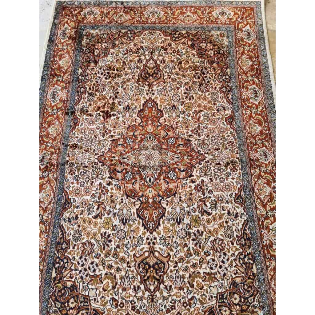 Fin Tapis Ghoum en Soie – Iran époque Du Shah Vers 1960 | Biron Fin Tapis Ghoum en Soie - Iran époque Du Shah Vers 1960