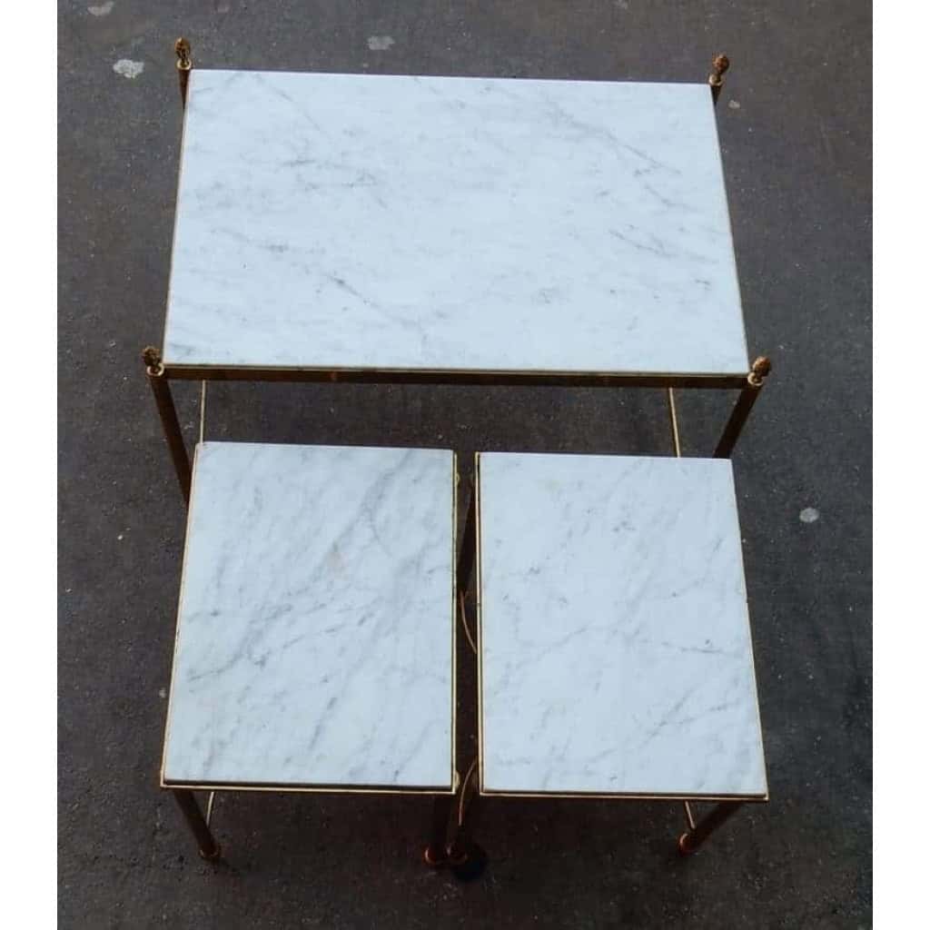 1950/70′ Table Basse et ses 2 Bouts de Canapé Laiton Doré Plateau Marbre Blanc Maison Baguès