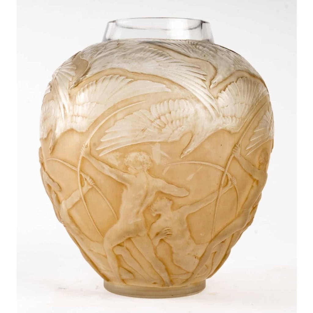 Vase « Archers » verre blanc patiné sépia de René LALIQUE | Biron |||||||