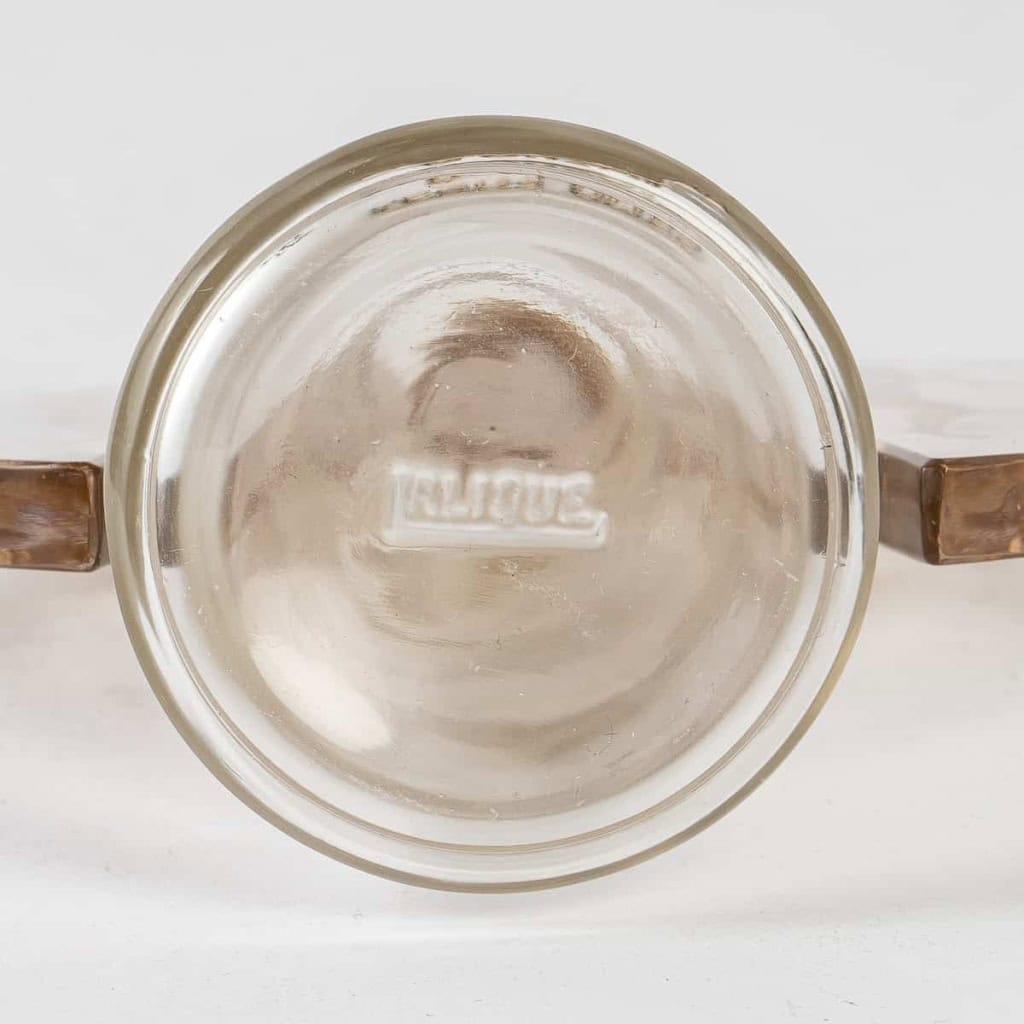 Flacon « Leurs Ames » verre blanc patiné sépia de René LALIQUE pour D’ORSAY | Biron Flacon "Leurs Ames" verre blanc patiné sépia de René LALIQUE pour D'ORSAY