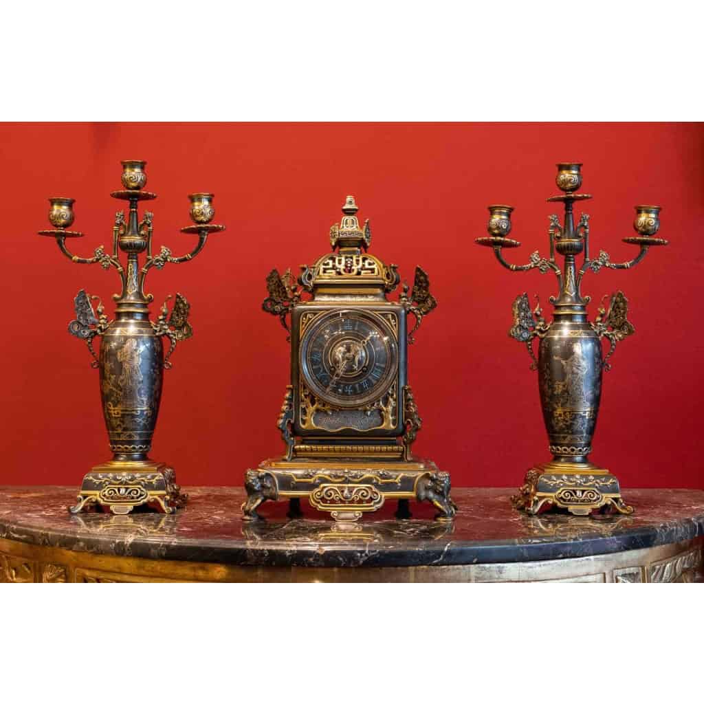 Garniture de cheminée aux papillons et pagodes , Edouard Lièvre, XIXème | Biron |||||||||||
