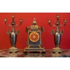 Garniture de cheminée aux papillons et pagodes , Edouard Lièvre, XIXème | Biron Garniture de cheminée aux papillons et pagodes , Edouard Lièvre, XIXème