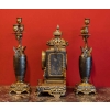Garniture de cheminée aux papillons et pagodes , Edouard Lièvre, XIXème | Biron Garniture de cheminée aux papillons et pagodes , Edouard Lièvre, XIXème