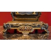 Garniture de cheminée aux papillons et pagodes , Edouard Lièvre, XIXème | Biron Garniture de cheminée aux papillons et pagodes , Edouard Lièvre, XIXème