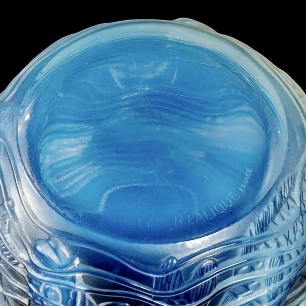 Vase « Dauphins » verre opalescent de René LALIQUE | Biron Vase "Dauphins" verre opalescent de René LALIQUE