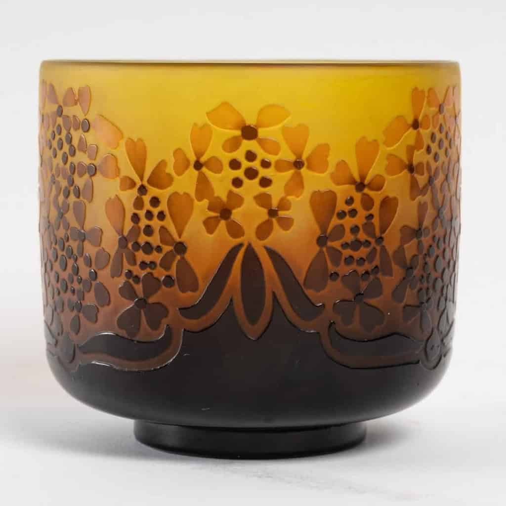 D'Argental, Vase Aux Fleurs Stylisées