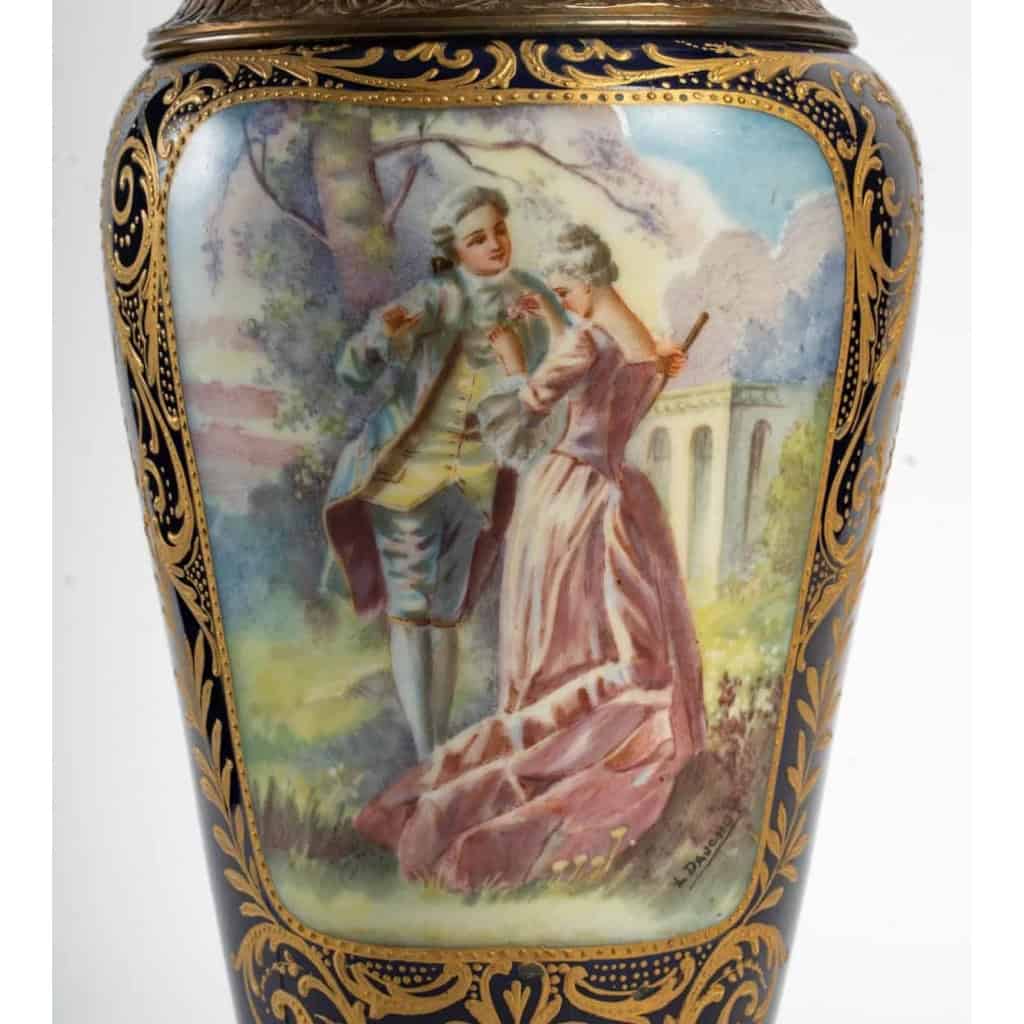 Une lampe en porcelaine fin XIXème siècle | Biron Une lampe en porcelaine fin XIXème siècle