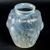 Vase « Domrémy » verre opalescent double couche patiné gris de René LALIQUE | Biron Vase "Domrémy" verre opalescent double couche patiné gris de René LALIQUE