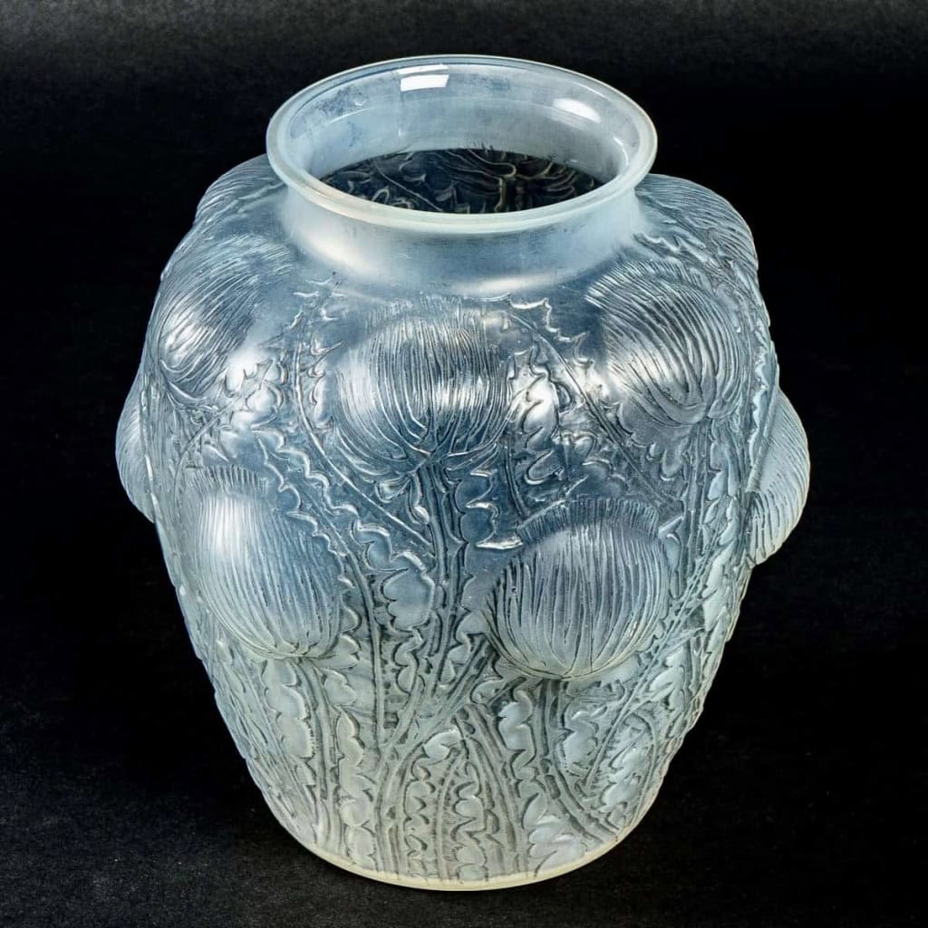 Vase « Domrémy » verre opalescent double couche patiné gris de René LALIQUE | Biron Vase "Domrémy" verre opalescent double couche patiné gris de René LALIQUE