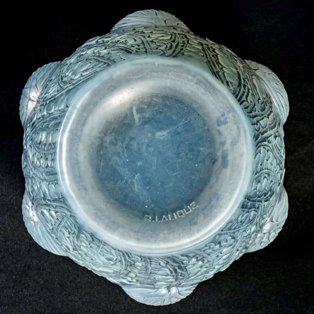 Vase « Domrémy » verre opalescent double couche patiné gris de René LALIQUE | Biron Vase "Domrémy" verre opalescent double couche patiné gris de René LALIQUE