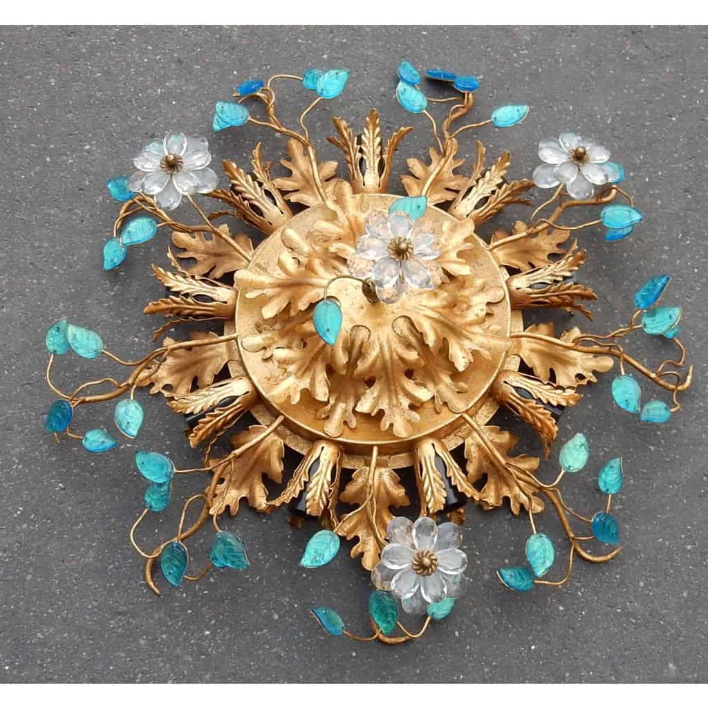 1970′ Plafonnier ou Applique à Décor de Fleurs et Feuilles en Métal Doré dlg Maison Baguès Feuilles en Verre Coloré Bleu