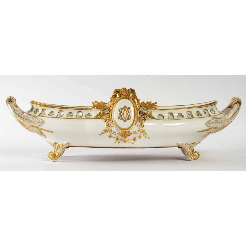 Ensemble de 3 jardinières en porcelaine de Paris | Biron Ensemble de 3 jardinières en porcelaine de Paris