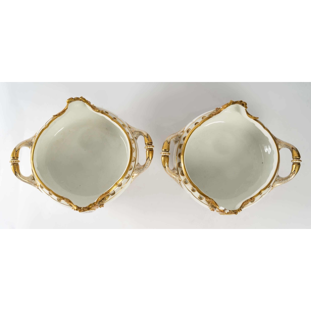 Ensemble de 3 jardinières en porcelaine de Paris | Biron Ensemble de 3 jardinières en porcelaine de Paris
