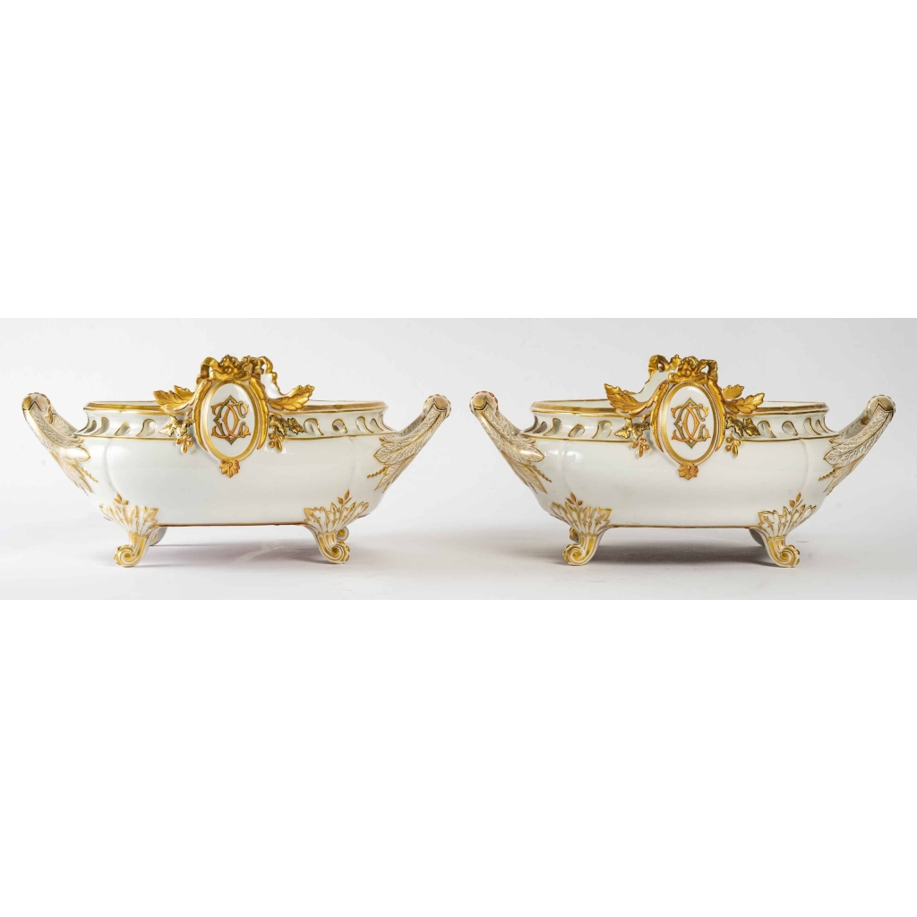 Ensemble de 3 jardinières en porcelaine de Paris | Biron Ensemble de 3 jardinières en porcelaine de Paris