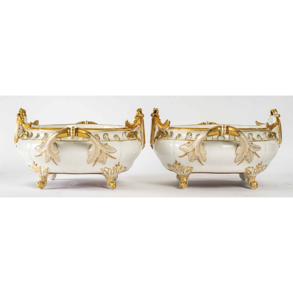 Ensemble de 3 jardinières en porcelaine de Paris | Biron Ensemble de 3 jardinières en porcelaine de Paris
