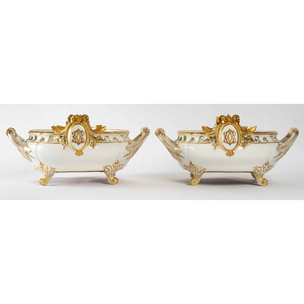 Ensemble de 3 jardinières en porcelaine de Paris | Biron Ensemble de 3 jardinières en porcelaine de Paris