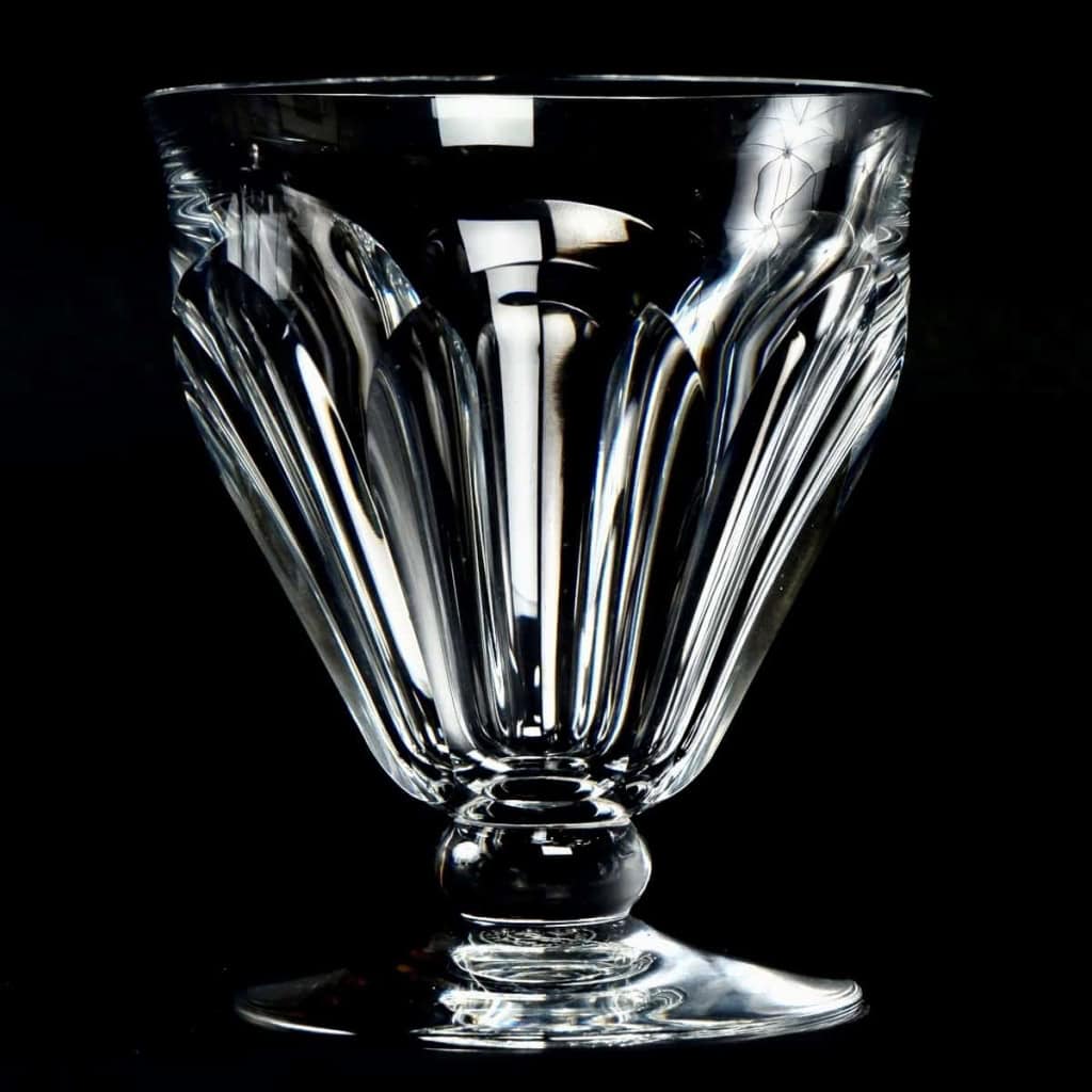 Service « Talleyrand » cristal taillé de BACCARAT – 36 verres, 1 broc | Biron Service "Talleyrand" cristal taillé de BACCARAT - 36 verres, 1 broc