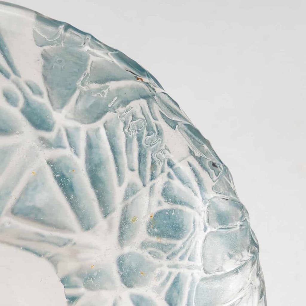 Flacon « Misti » en verre blanc patiné bleu de René LALIQUE pour L.T PIVER | Biron Flacon "Misti" en verre blanc patiné bleu de René LALIQUE pour L.T PIVER