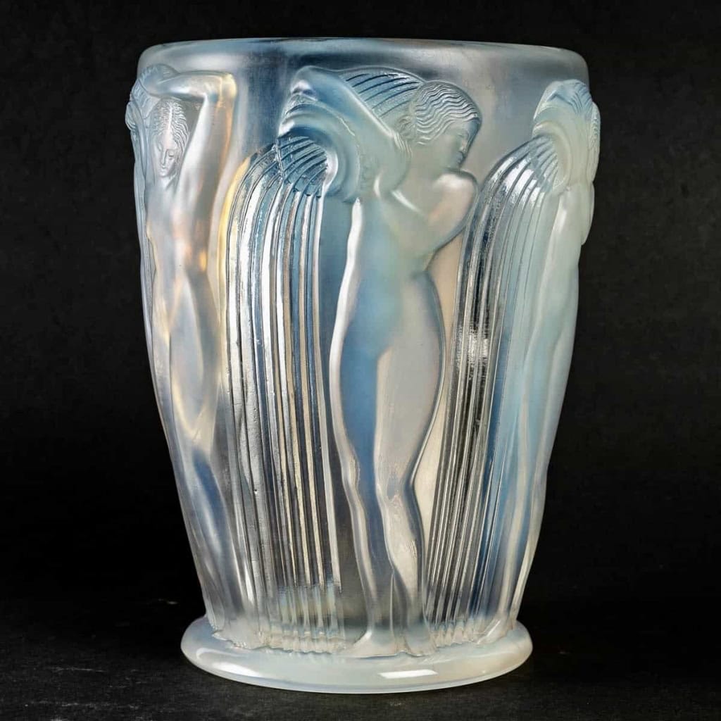 Vase "Danaïdes" verre opalescent de René LALIQUE