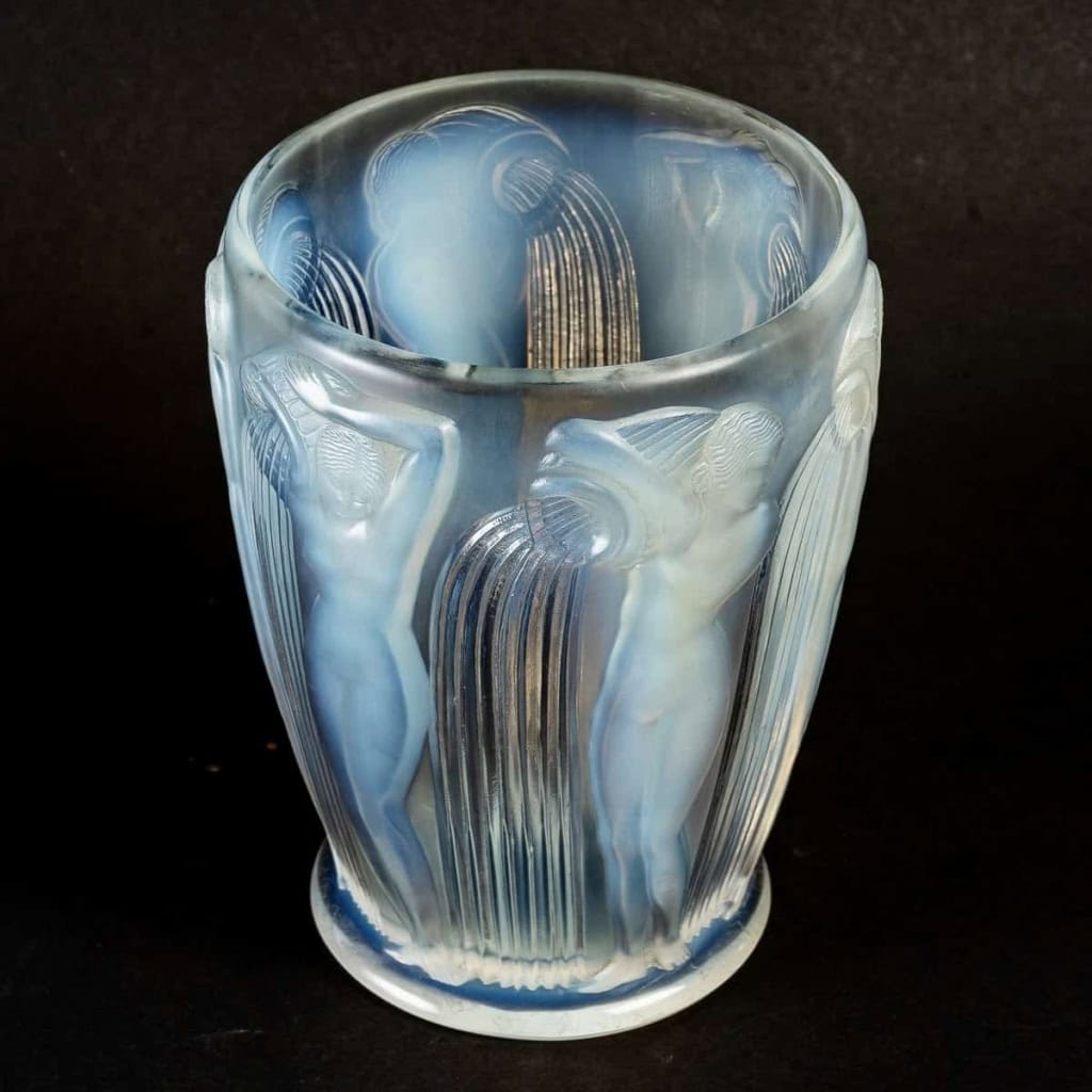 Vase "Danaïdes" verre opalescent de René LALIQUE