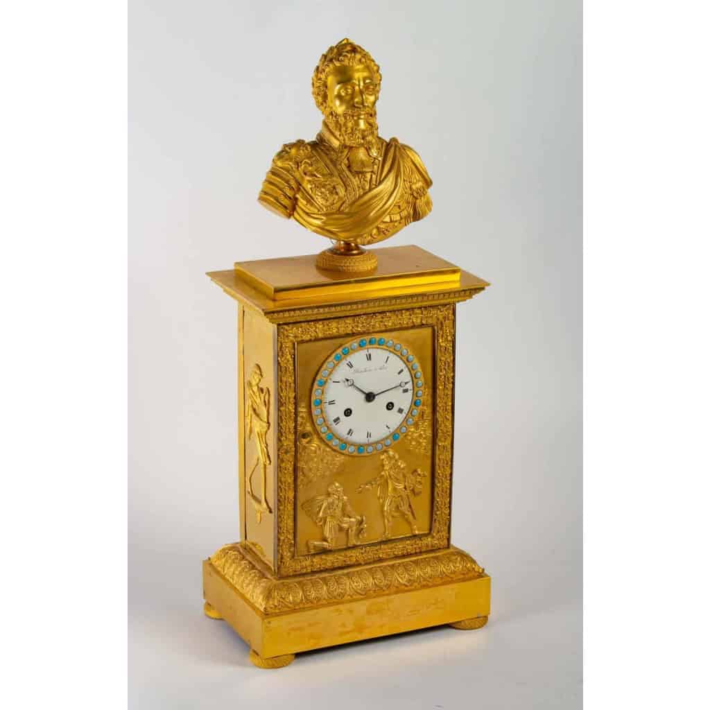 Pendule d’époque Restauration (1815 – 1830) ornée d’un buste d’Henri IV. | Biron Pendule d'époque Restauration (1815 - 1830) ornée d'un buste d'Henri IV.