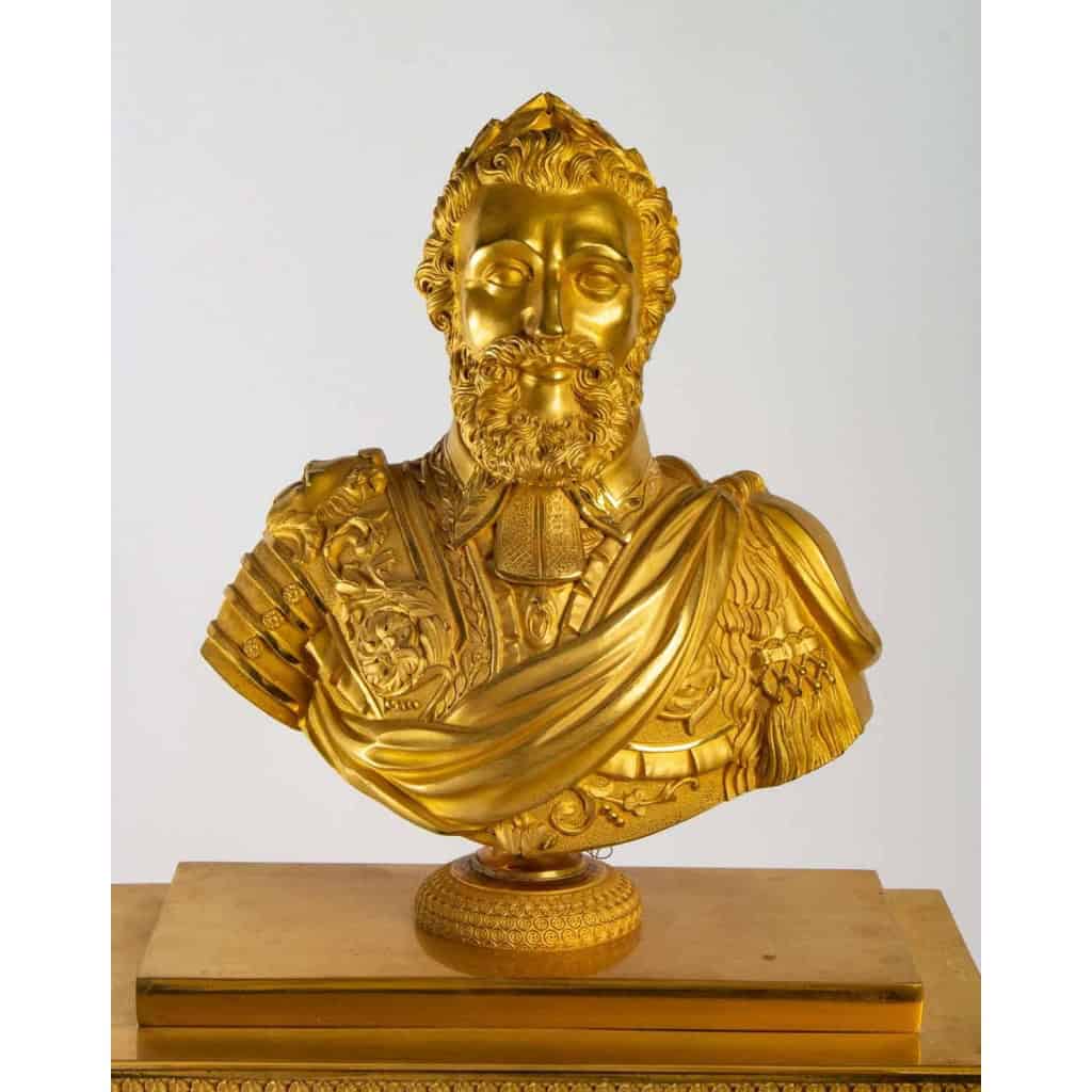 Pendule d’époque Restauration (1815 – 1830) ornée d’un buste d’Henri IV. | Biron Pendule d'époque Restauration (1815 - 1830) ornée d'un buste d'Henri IV.