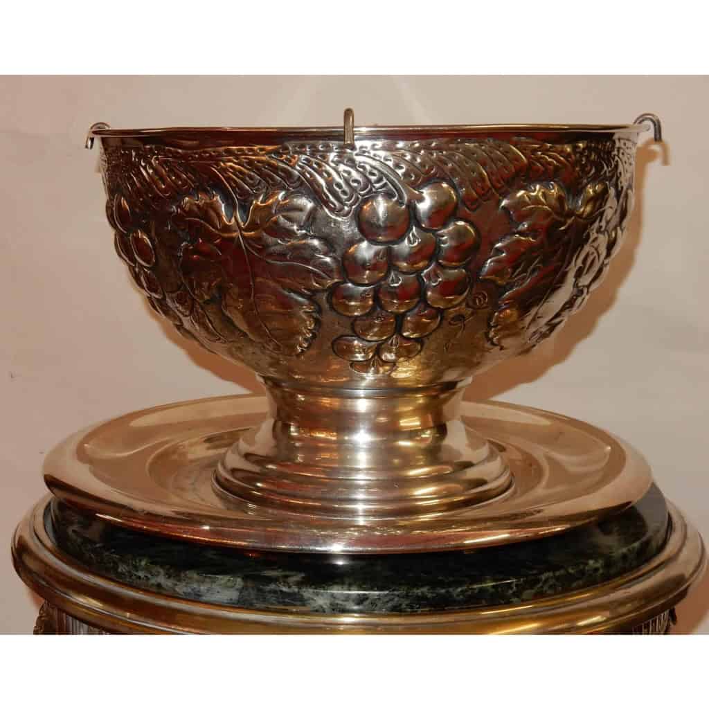 1900′ Rafraichissoir ou Seau à Champagne Monumental Metal Argenté à Décor de Fruits 3