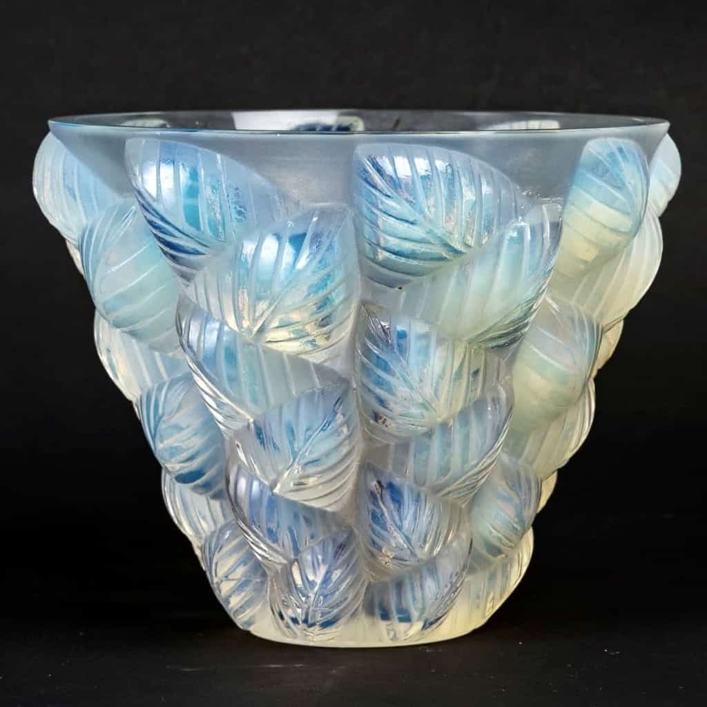 Vase « Moissac » verre opalescent de René LALIQUE | Biron |||||