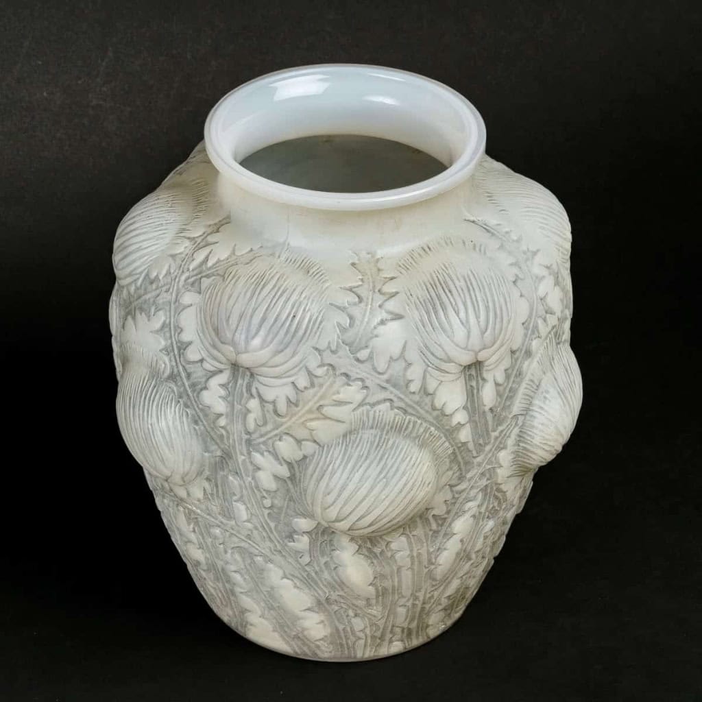 Vase "Domrémy" verre opalescent double-couche patiné gris de René LALIQUE