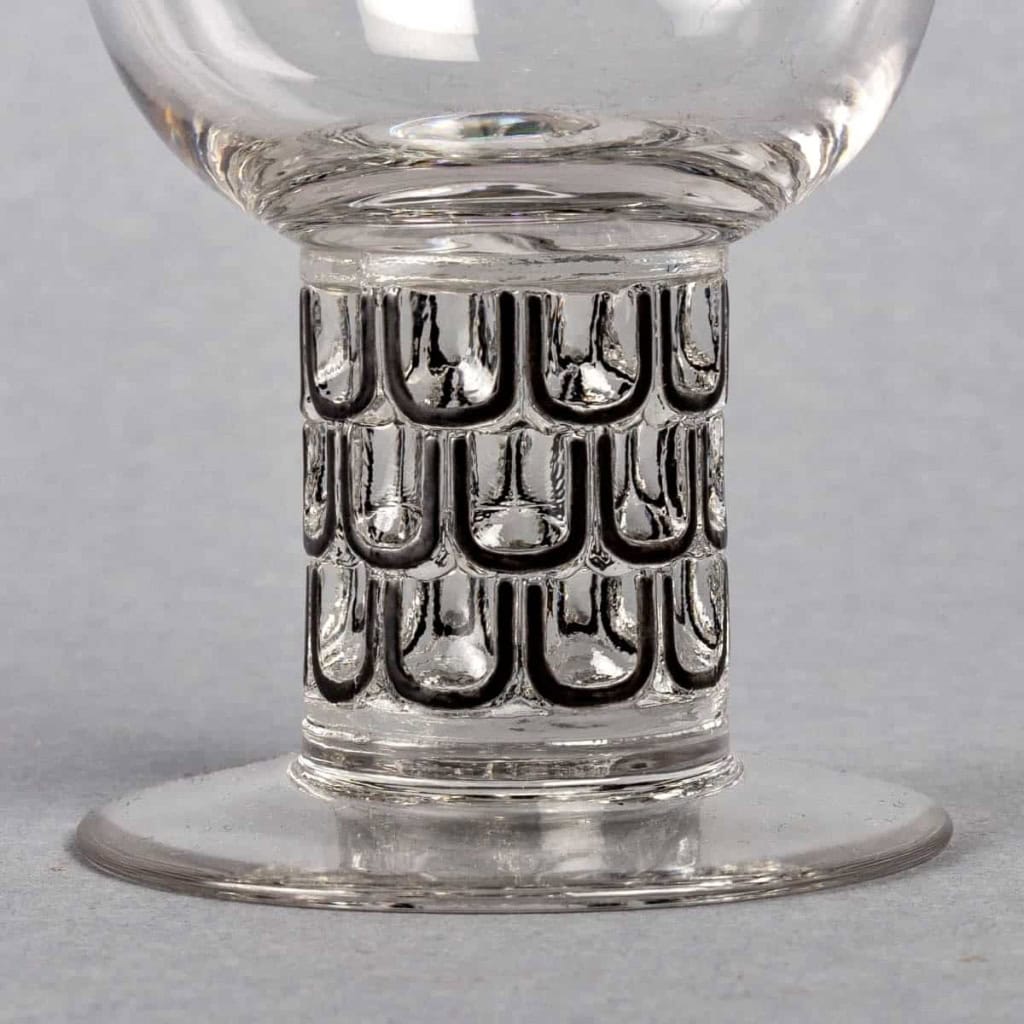 Service « Saint Nabor » verre blanc émaillé noir d’origine (7 verres + 1 carafe) de René LALIQUE | Biron Service "Saint Nabor" verre blanc émaillé noir d'origine (7 verres + 1 carafe) de René LALIQUE