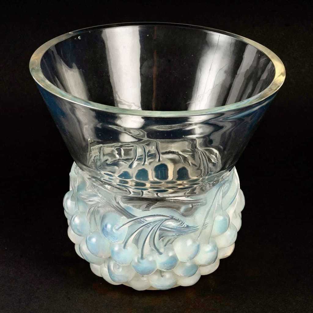 Vase "Cerises" verre opalescent de René LALIQUE