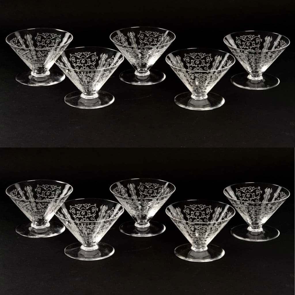 Suite de 10 coupes à champagne Lido cristal gravé de BACCARAT | Biron ||||